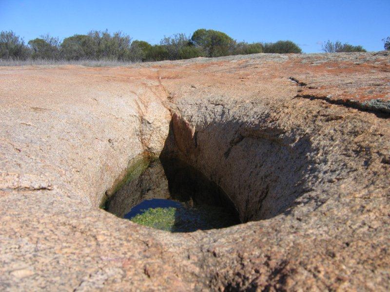 gnamma-hole-mukinbudin